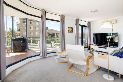 Narrabeen Apartment | The Wellington - A Beachside Balcony Haven
