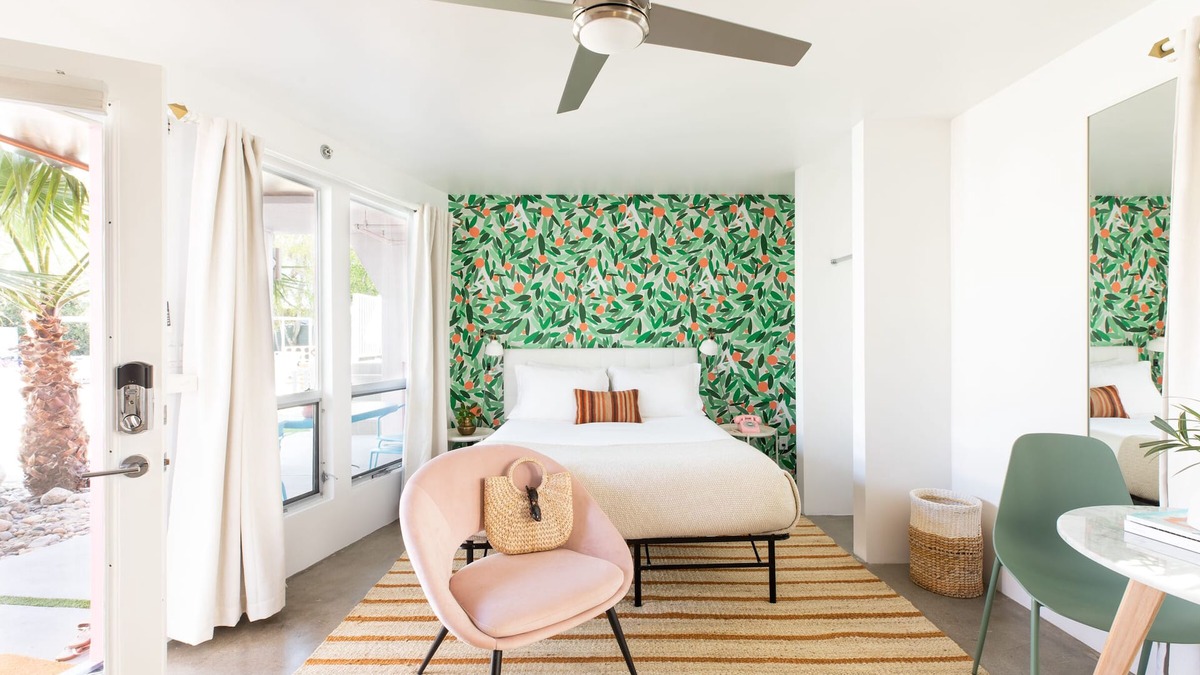 Tahquitz River Estates Hotel | The Wesley Studio 6 by AvantStay | Stylish Queen Studio w/Patio Access