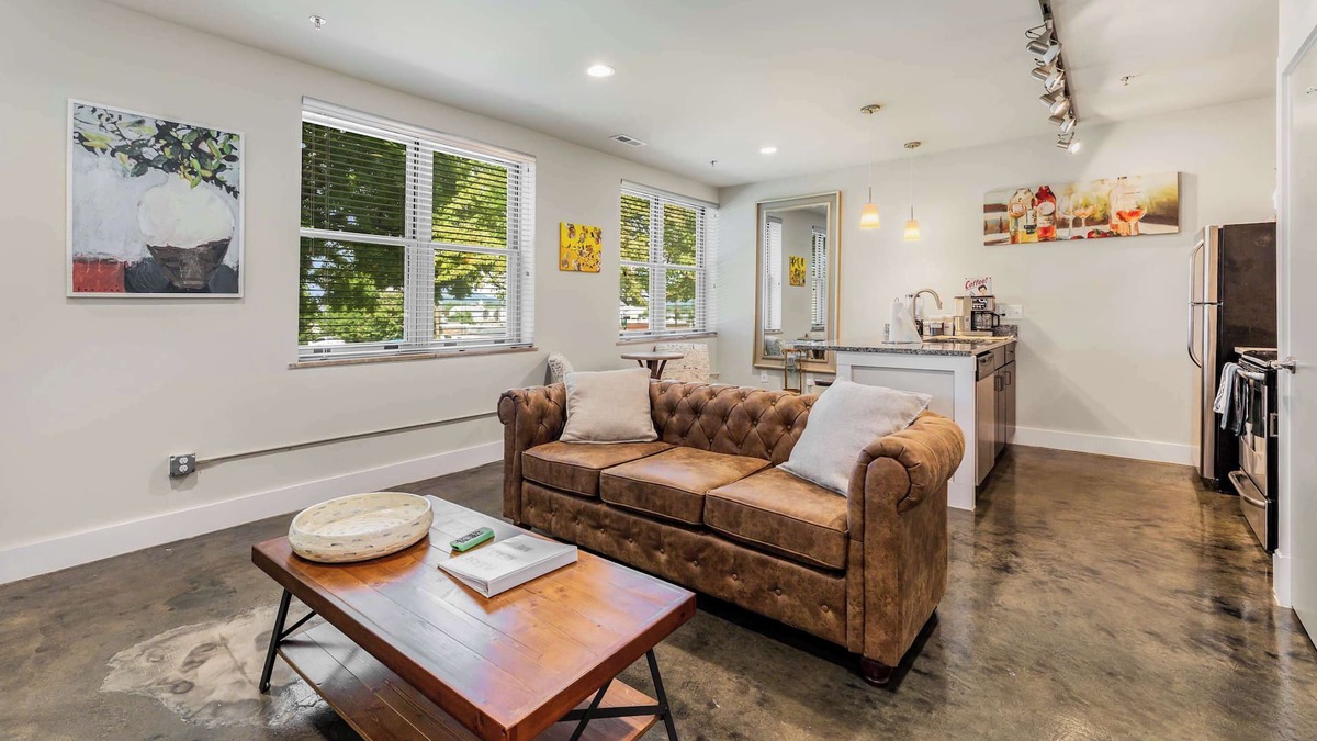 Roanoke Apartment | The West End Flats Downtown Free Parking