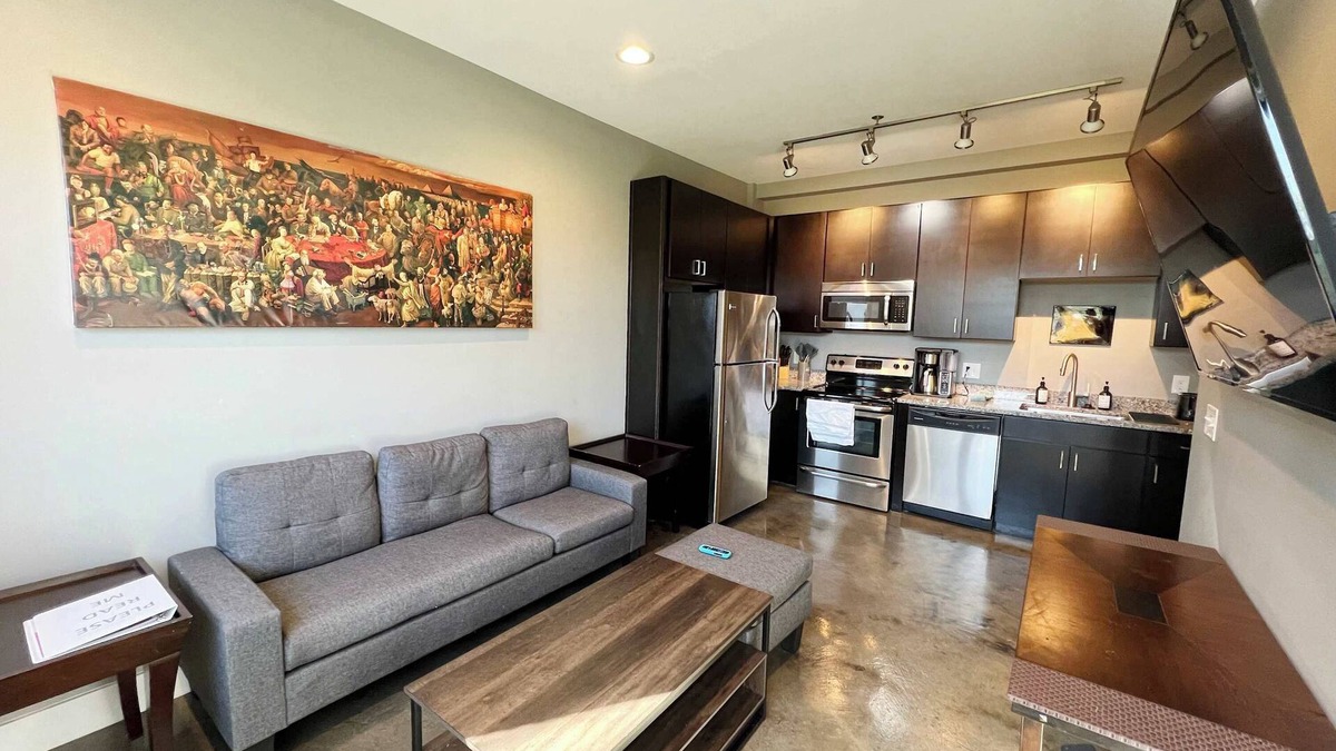 Roanoke Apartment | The West End Flats Su