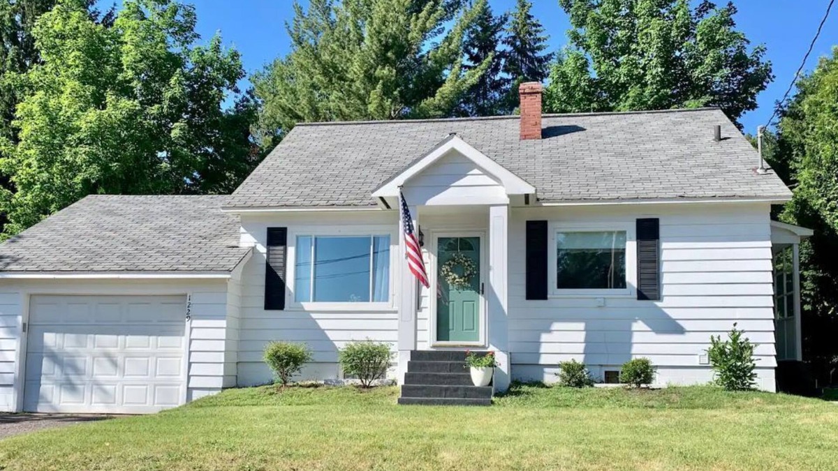 Hancock House | The West Quincy House: In Town W/Sauna & Garage