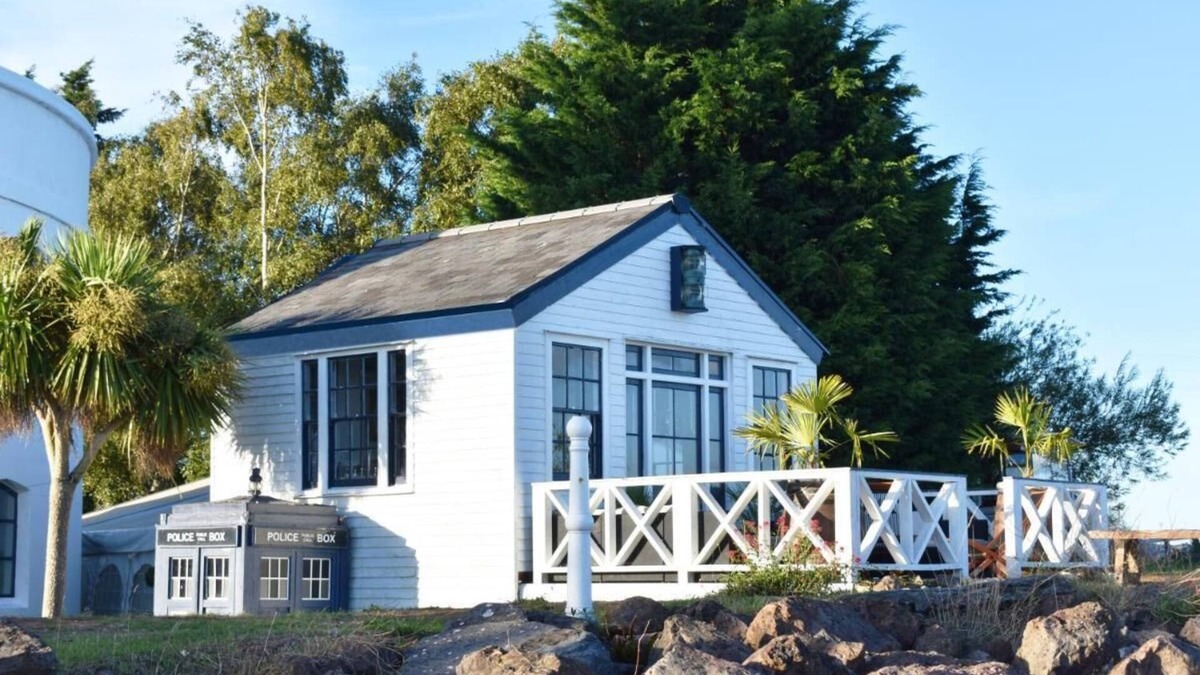 Newport House | The West Usk Lighthouse Lightkeepers Lodge