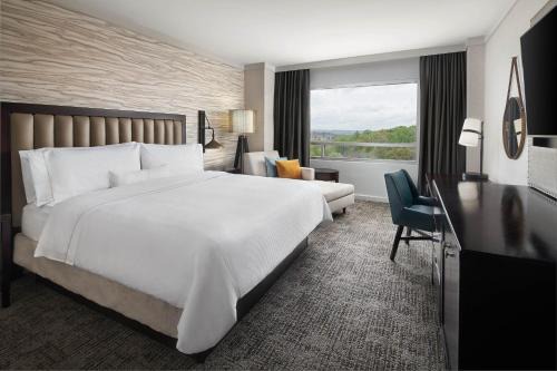 Linthicum Heights Hotel | The Westin Baltimore Washington Airport - BWI