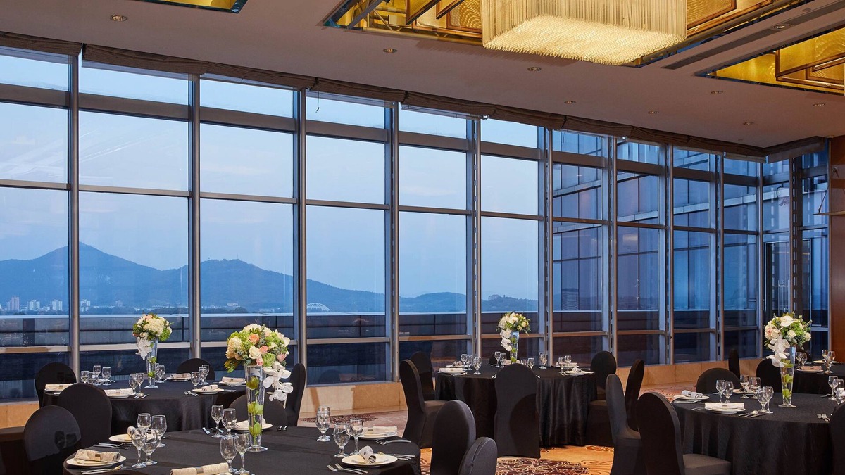 Gu Lou Hotel | The Westin Nanjing Xuanwu Lake