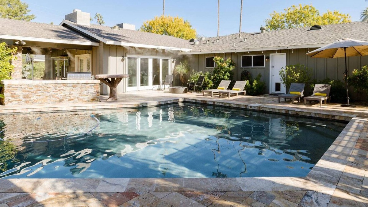 Alhambra House | The Westwind by LuxeKey | Central Phoenix Boho Home w/Pool, Spa & Casita