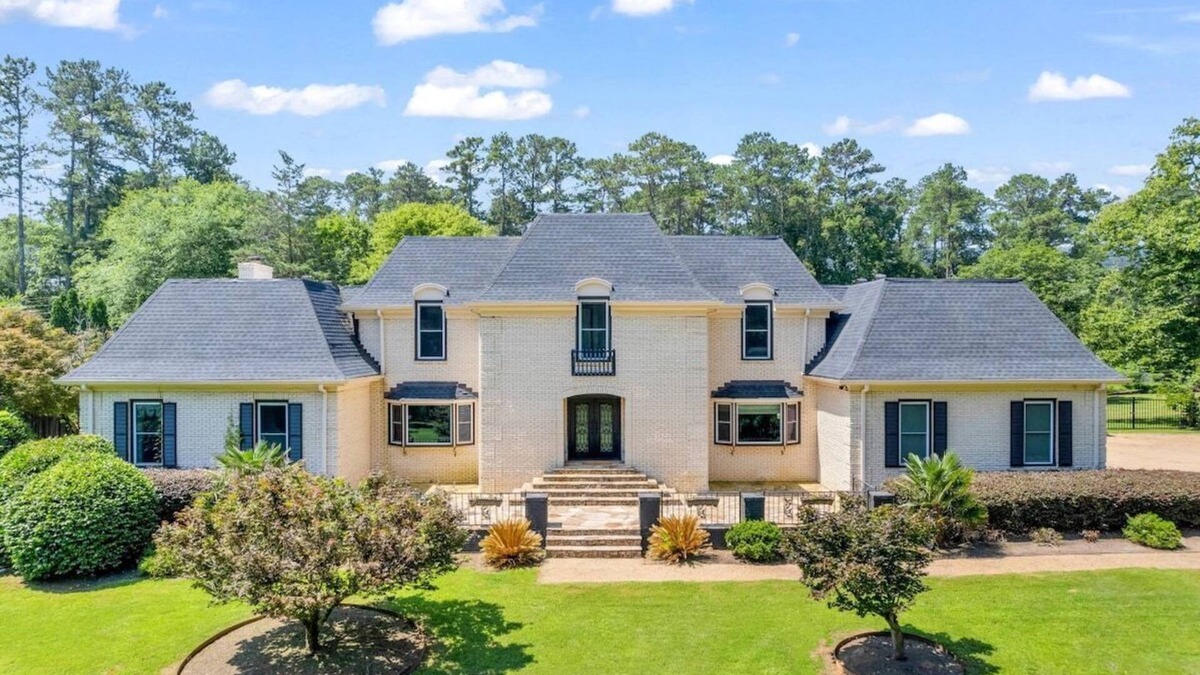 Athens House | The Wexford French Chateau w/Pool