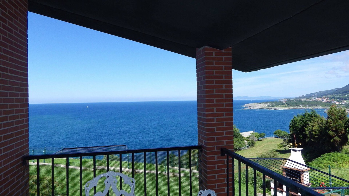 Castro Urdiales Villa | the whale of sonabia .pisina, wifi