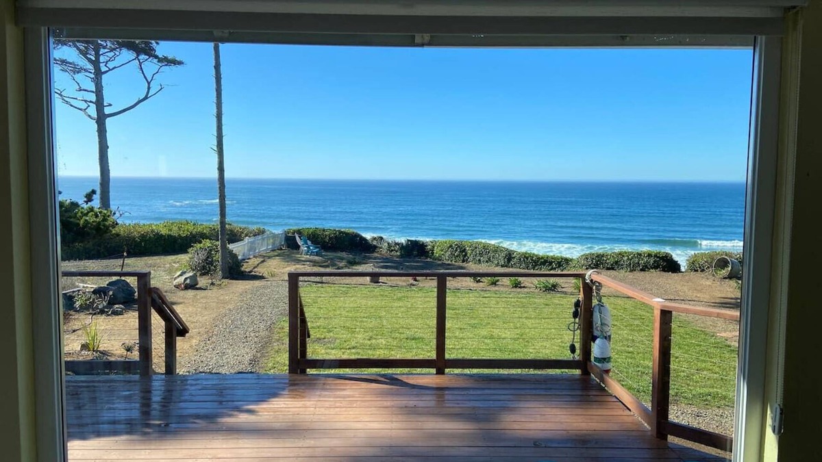 Agate Beach Cottage | The Whale's Edge, Oceanfront Cottage with view