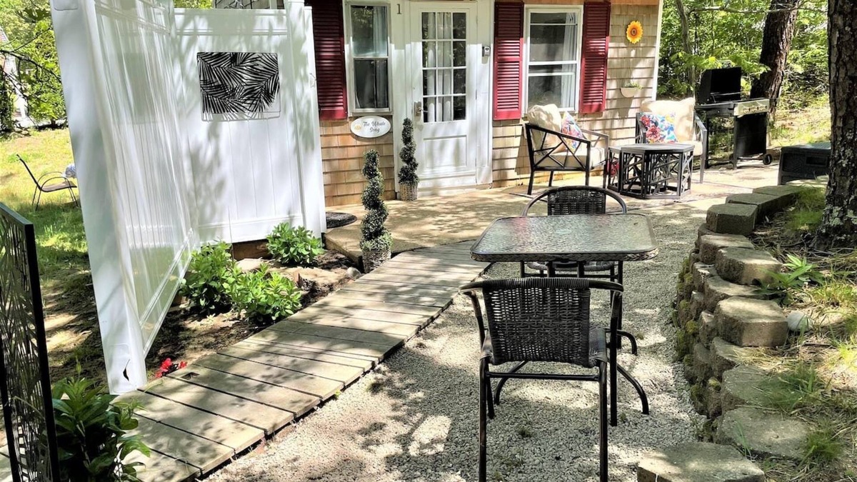 Eastham Cottage | 🐳 The Whale Song - Dog-Friendly Studio
