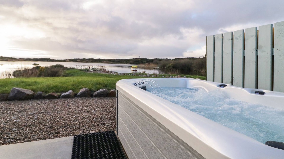 Burtonport Cottage | The Wheelhouse Pod No. 3
