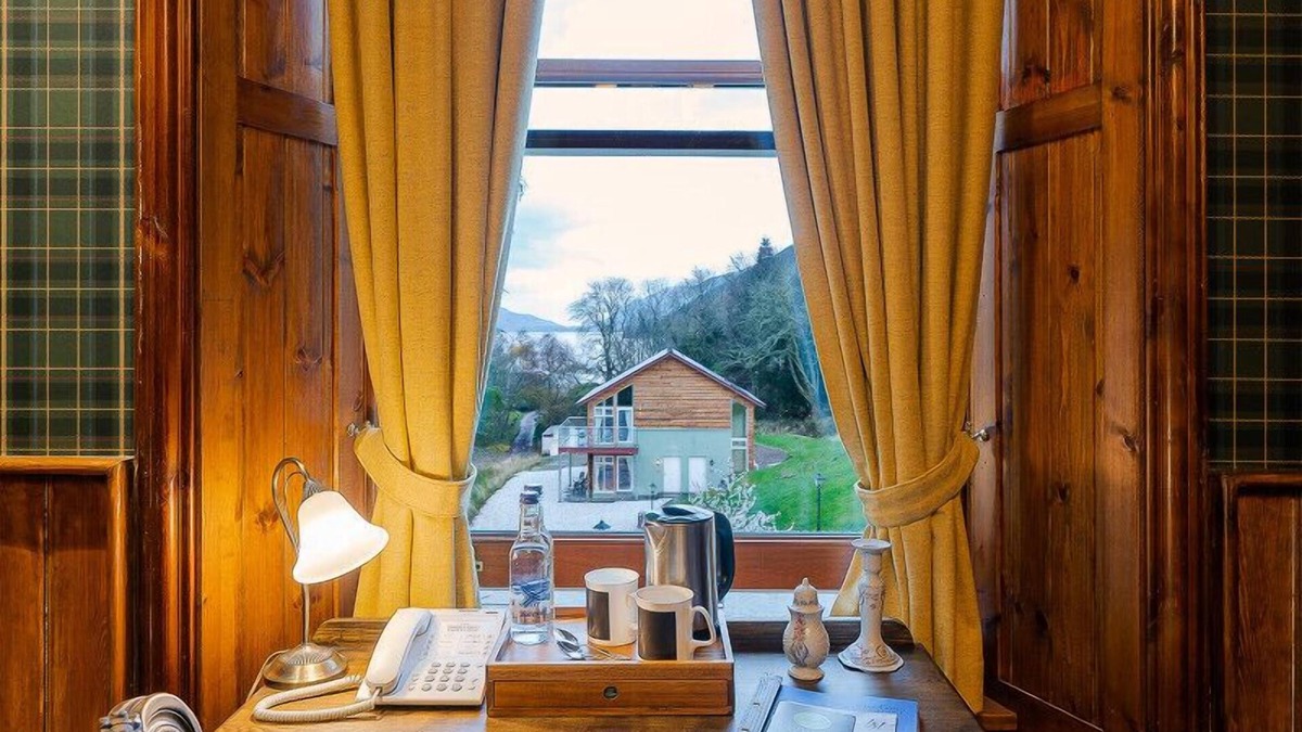 Letterfinlay Hotel | The Whispering Pine Lodge