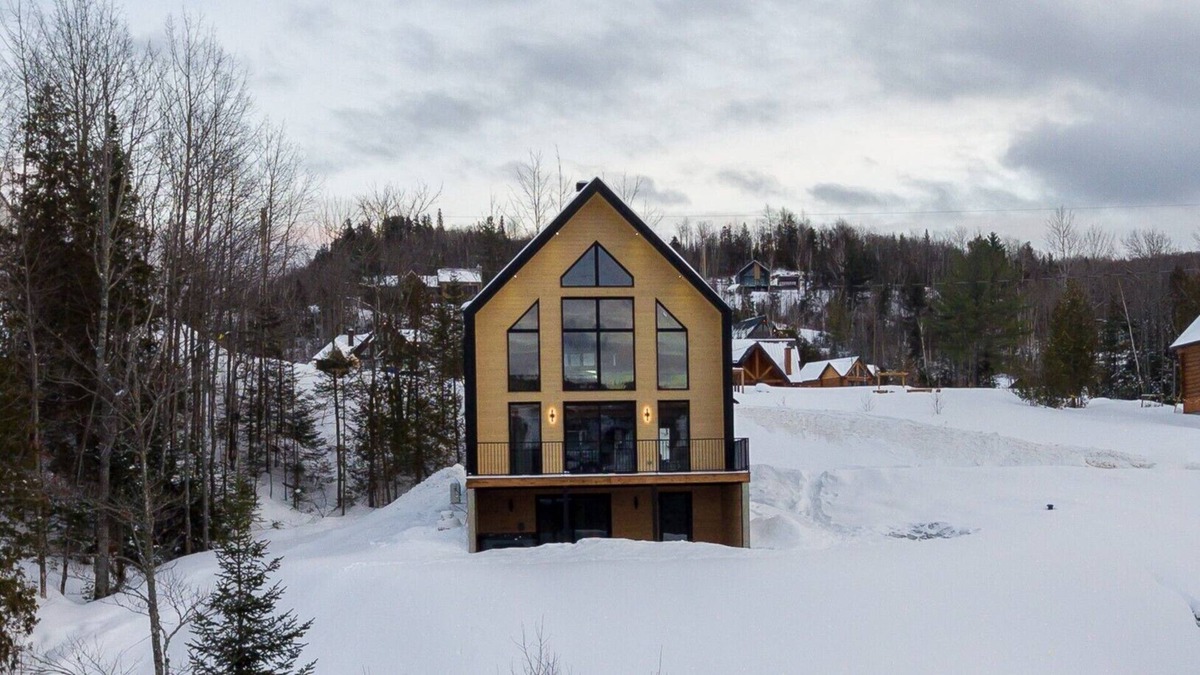 Saint Come Cabin | The Whistler Spa and Ski