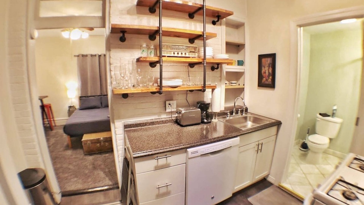 University District Apartment | The White Brick Studio @ OSU & Short North