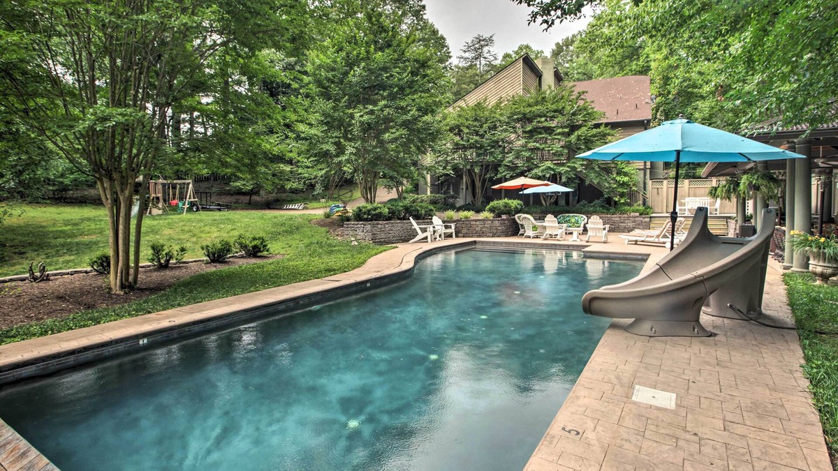 Rio Apartment | The White Elephant Inn Getaway w/Pool & Hot Tub!