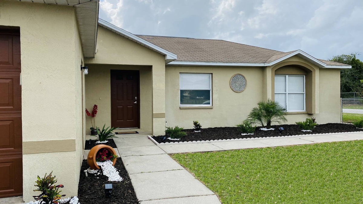 Spring Hill House | The White Elephant House