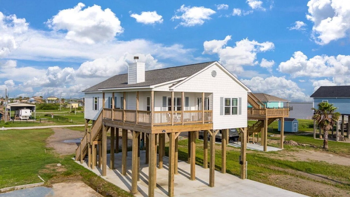 Gilchrist House | The White Heron - Bayside home with Ocean views!