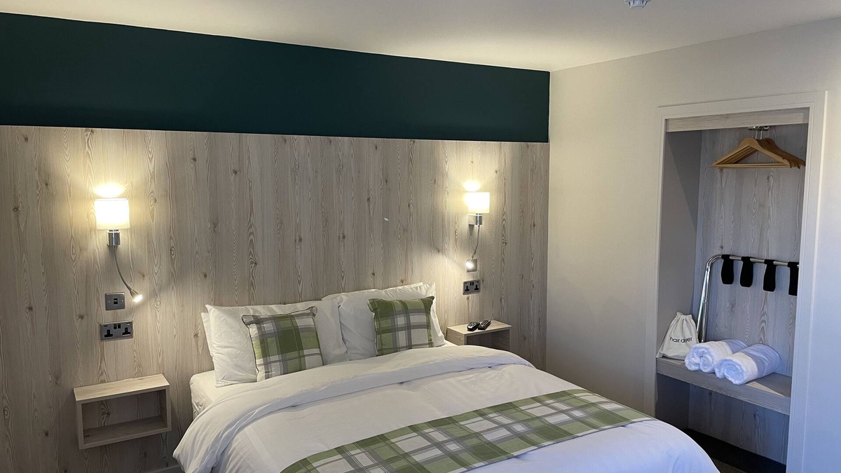 Cranswick Bed & Breakfast | The White Horse