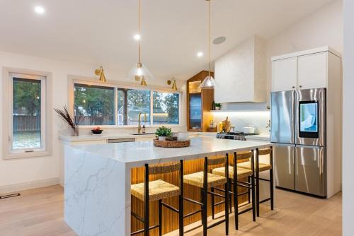 Caledonia House | The White House