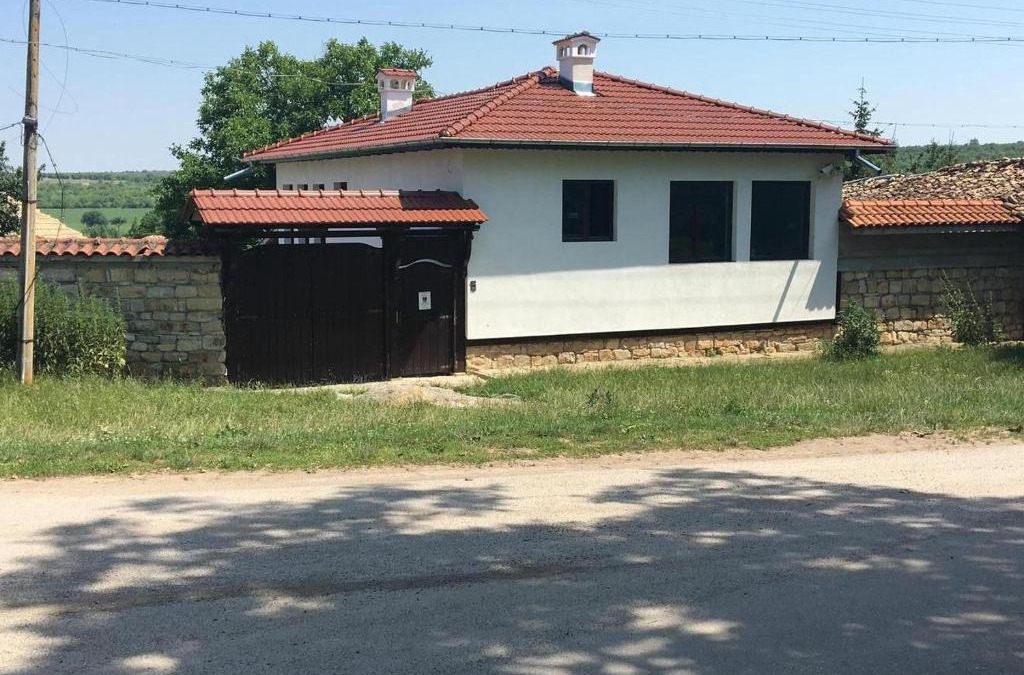 Popovo Apartment | The White House in Palamartsa