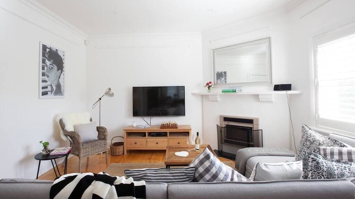 Penola House | THE WHITE HOUSE luxury villa embedded in history