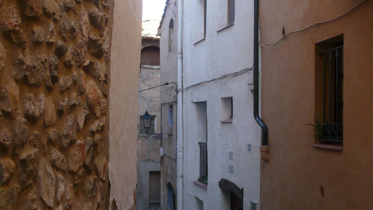 Rasquera House | The White House, Rasquera - A Genuine Catalan Village House, Sleeps Four