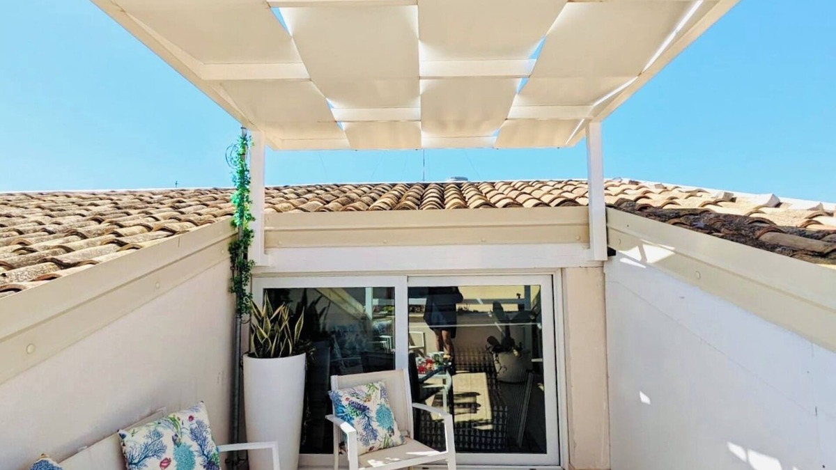Pozzallo Apartment | The White House, terrace on the Mediterranean