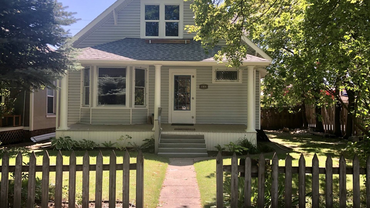 Riverfront House | The White Picket Fence - Remodeled Craftsman, Downtown Riverfront Neighborhood
