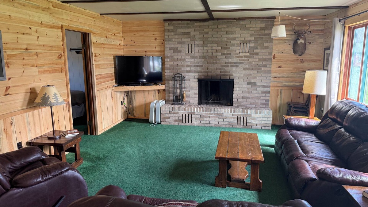 Gould City Cabin | The Whitetail Lodge-Cabin #8