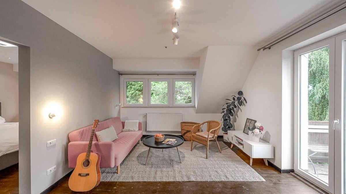 Westhoven Apartment | The Wiesenhaus: Living directly on the Rhine