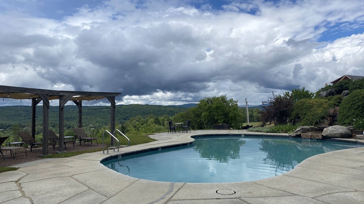 Lyndon Hotel | The Wildflower Inn