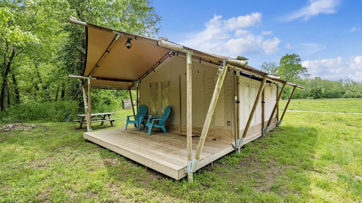Peace Valley RV Rental | The Willa- our largest accomodation