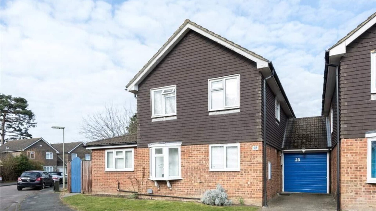 Bisley House | The Willow - Home with modern facilities in the outstandingly beautiful Surrey