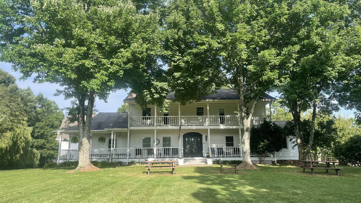 Dahlonega House | The Willow Pond Farm - A Piece of Peace in the North Georgia Mountains