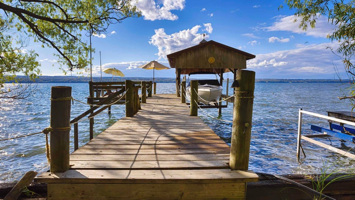 Lamoreaux Landing Cottage | The Willows:"Delightful Cottage with Peaceful Sunsets"
