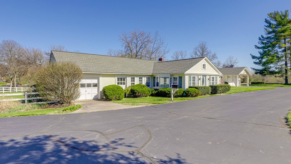 Dayton House | 'The Windmill House' w/Pond: 9 Mi to Dayton!