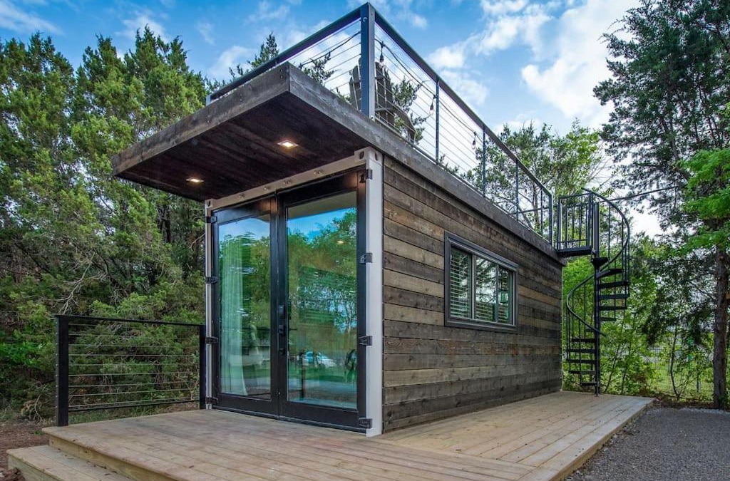 Waco Hotel | The Windmill-Tiny Container Home min to Magnolia