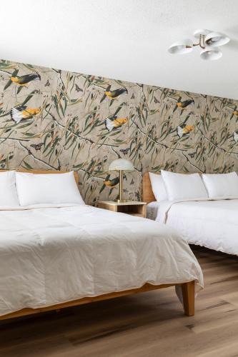 Grayling Hotel | The Windmoor Lodge