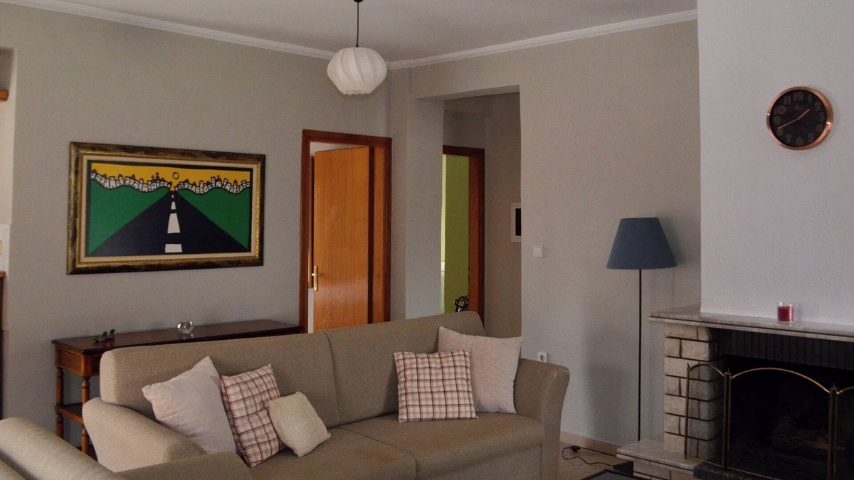 Drama Apartment | The Winebirds