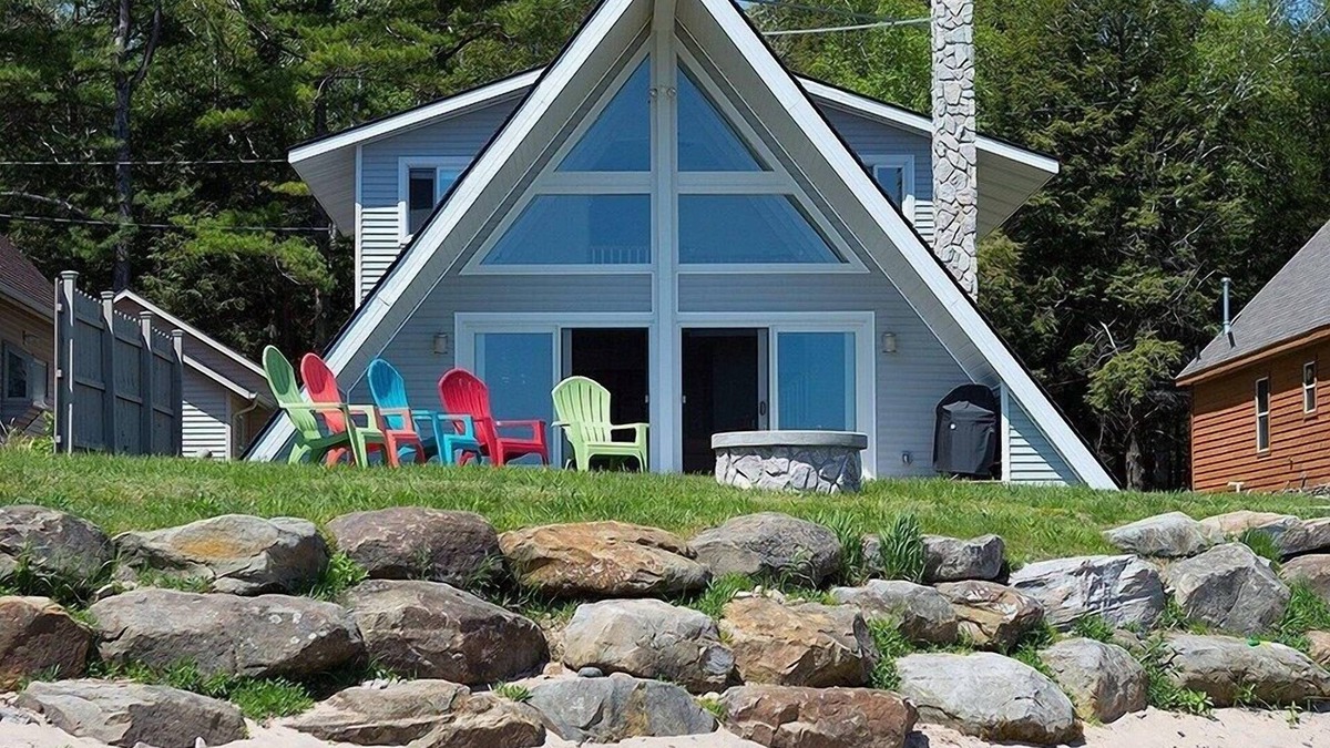 Port Sanilac House | The Winfish House- Steps From Sandy White Beach!