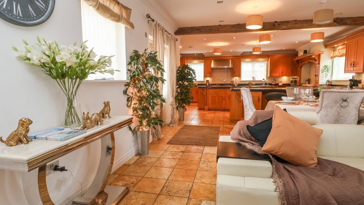 Overton-on-dee Cottage | The Wing