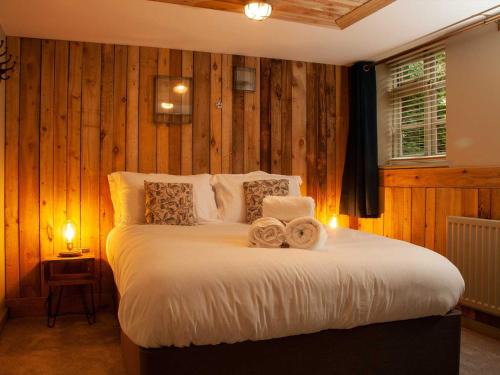 Lingfield Hotel | The Wiremill
