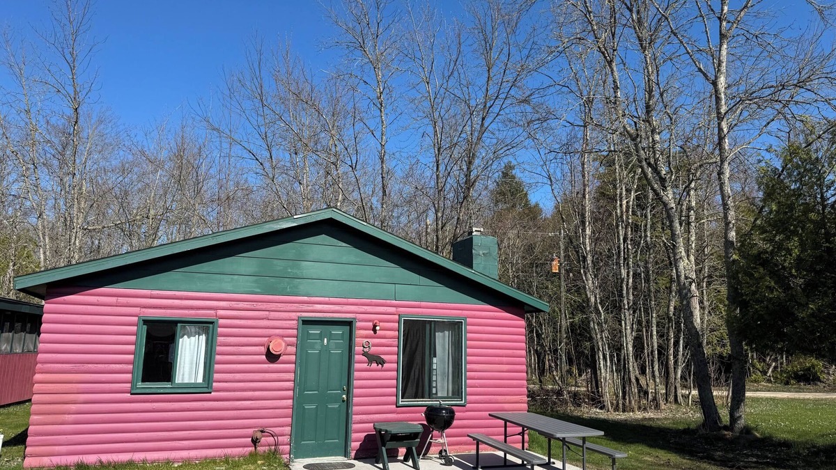 Gould City Cabin | The Wolf Den at Sunset Pines Resort