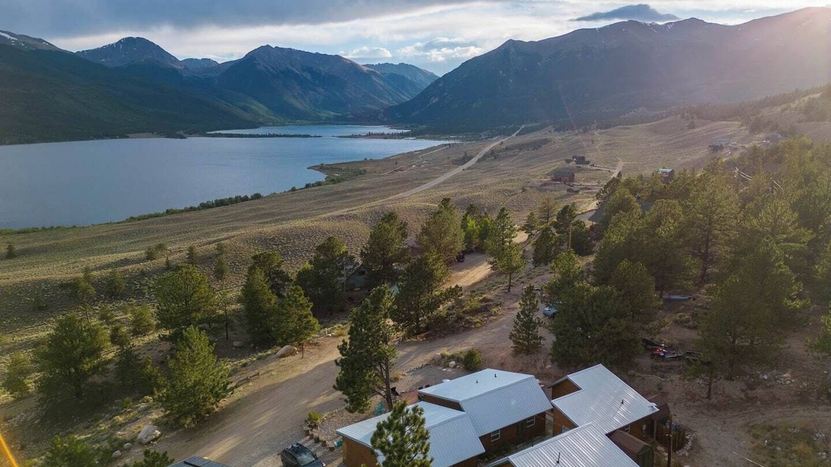 Twin Lakes Cabin | The Wolf Retreat | Lake+Alpine Lookout | Fast Wifi