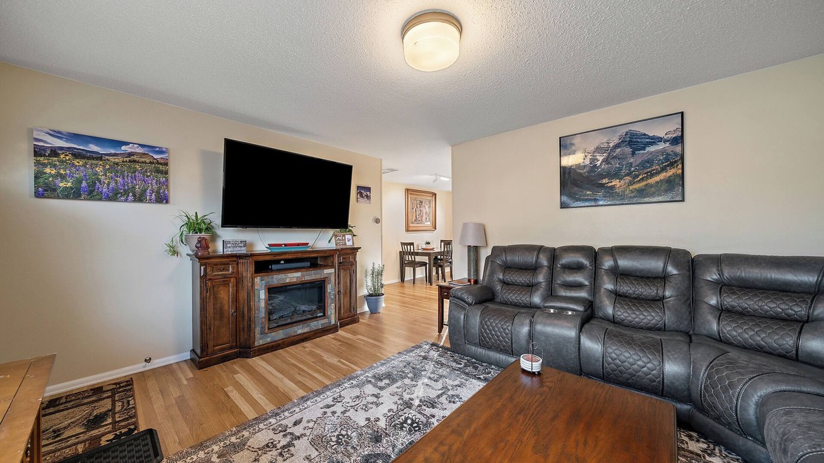 Mar Lee House | The Wolff St. Den: 3bed 1 bath home in quiet neighborhood.