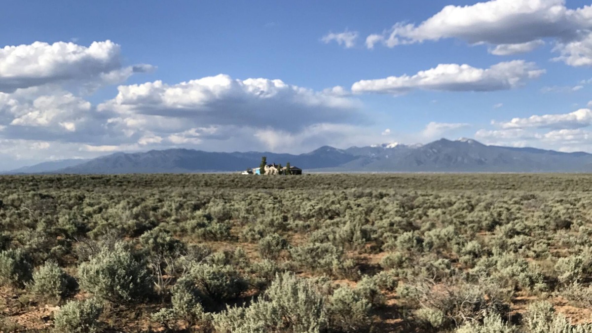 Carson House | The Woman, The Rabbit and the Moon Ranch