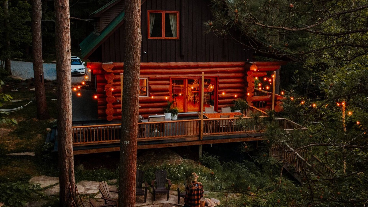 Severn Cabin | The Wood House- Scandinavian log cabin in Muskoka