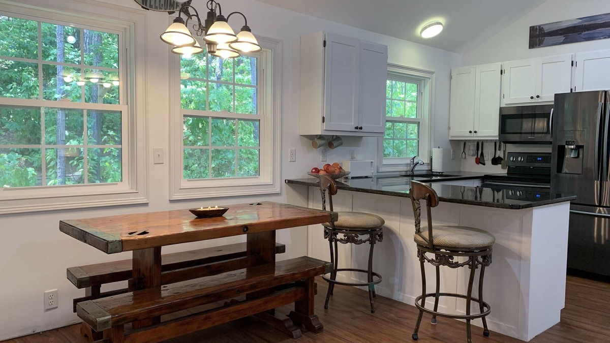 Wedowee House | The “Wood”shop, 2 bedroom loft apartment on a quiet cove.