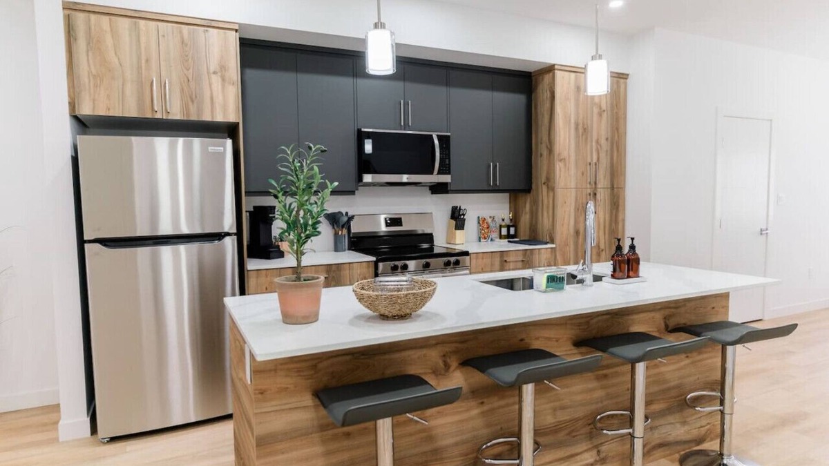 St. James House | The Wooden Nest | Your Comfy Relaxing Escape