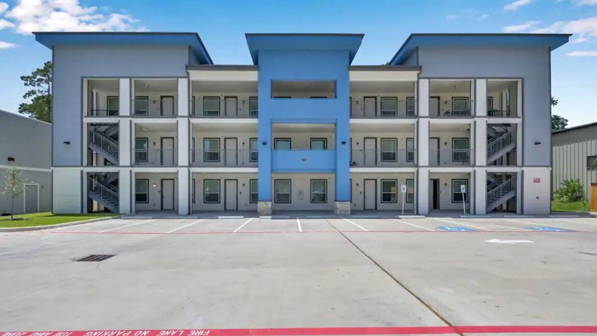 Grogan's Mill Apartment | The Woodlands 2 Full beds/Baths!