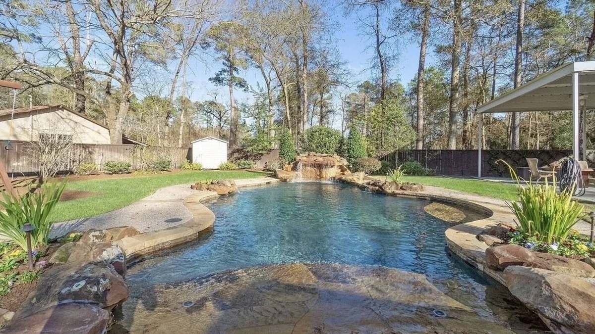 Conroe House | The Woodlands Poolside Retreat w/PRIVATE POOL & BACKYARD PLAYSET